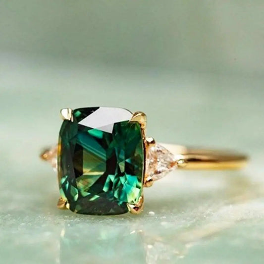 Elegant vierkante smaragdgroene ringetjes